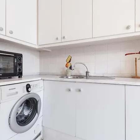 Daire Spacious 7bed In Arroios Lisboa