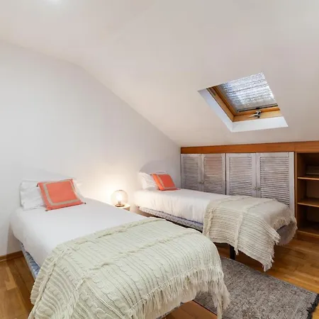 Spacious 7bed In Arroios Daire Lisboa