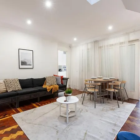 Spacious 7bed In Arroios Appartamento
