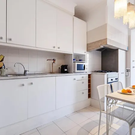 Spacious 7bed In Arroios Appartamento Lisbona